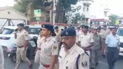 मुशहरी: मुहर्रम को लेकर नगर थाना से सिटी एसपी के नेतृत्व में निकाला गया फ्लैग मार्च