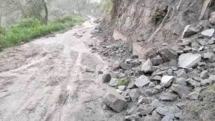 घनारी: सिद्ध चलेहड़ से गुगा मंदिर बस्ती सुंकाली को जोड़ने वाली सड़क की हालत खराब
