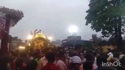 পুরুলিয়া ২: ইসকনের উল্টো রথে মানুষের ঢল নামল পুরুলিয়া দুলমি ৪০ কোয়ার্টারে বহু মানুষ সামিল হল রথের মেলায়
