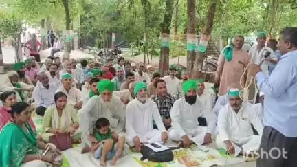 नजीबाबाद: भारतीय किसान यूनियन लोकशक्ति की मासिक पंचायत उप जिलाधिकारी कार्यालय में हुई आयोजित