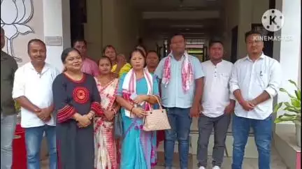 মাৰ্ঘেৰিটা: মাৰ্ঘেৰিটাত শামুকজান গাঁও পঞ্চায়তৰ সভাপতি বাছনিৰ প্ৰক্ৰিয়া সম্পন্ন, অনিলা ফুকনক সভানেত্ৰী হিচাপে নিৰ্বাচিত