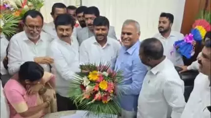 ಕೋಲಾರ: ಕೋಮುಲ್ ಅಧ್ಯಕ್ಷರಾಗಿ ಶಾಸಕ ಕೆ.ವೈ. ನಂಜೇಗೌಡ  ಅವಿರೋಧ ಆಯ್ಕೆ, ಅಭಿಮಾನಿಗಳಿಂದ ಸಂಭ್ರಮಾಚರಣೆ