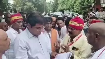 फतेहपुर: कालीशंकर की हत्या के बाद कलेक्ट्रेट में सरदार सेना ने किया प्रदर्शन, ₹50 लाख की मदद सहित 5 सूत्रीय मांगों का दिया ज्ञापन