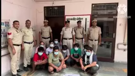 खरखौदा: खरखौदा पुलिस ने खांडा रोड पर जुआं खेलने और सट्टा लगाने के आरोप में नौ आरोपियों को किया गिरफ्तार