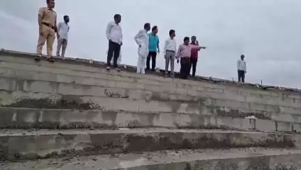 हिंगोली: आमदार मुटकुळे यांनी केली हिंगोली शहरा जवळील जलेश्वर तलावाची पाहणी