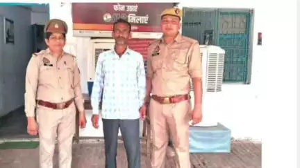 अमरोहा: अमरोहा महिला थाना पुलिस ने दहेज उत्पीड़न और मारपीट के मामले में फरार आरोपी को किया गिरफ्तार