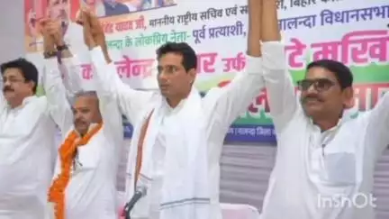 दुर्ग: जिले में देवेंद्र यादव के नेतृत्व में नालंदा में कांग्रेस का जनसैलाब, छोटे मुखिया ने थामा हाथ