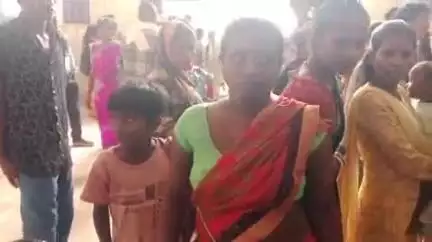 गुमला: सरिता गांव में भारी बारिश के बीच मकान ढहा, एक ही परिवार के तीन लोग घायल