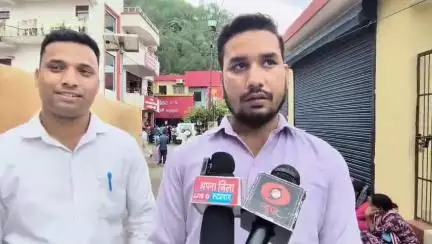 रुद्रप्रयाग: गौरव बमोला ने वार्ड 21 तोलब गाँव से क्षेत्र पंचायत सदस्य के लिए नामांकन किया