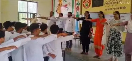 जींद: रामराय के राजकीय स्कूल में पुलिस की नशा मुक्ति टीम, विद्यार्थियों को नशे के दुष्परिणामों के बारे में बताया