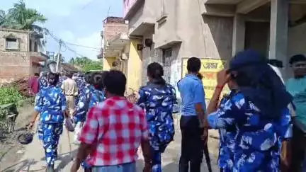 কালীগঞ্জ: কালিগঞ্জের মোলান্দী গ্রামে তামান্না মৃত্যুর পর আতঙ্কিত এলাকাবাসী, নিরাপত্তার খাতিরে তৈরি হচ্ছে নতুন পুলিশ ক্যাম্প