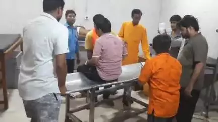 मुरैना नगर: मुड़ियाखेरा बायपास पर बाइक सवार ई-रिक्शा से टकराया, सरिया घुसने से पिता घायल, ग्वालियर रेफर