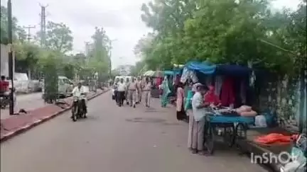 शिवगंज: शिवगंज शहर में मोहर्रम पर्व के मद्देनज़र पुलिस प्रशासन ने निकाला रूट मार्च, लिया रूट का जायजा
