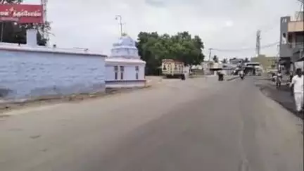 ஈரோடு: வெள்ளோடு நகரப் பகுதியில் தனது இரு சக்கர வாகனத்தில் வந்து கொண்டிருந்த ஓய்வு பெற்ற விஏஓ உதவியாளர் லாரியில் மோதி உயிரிழப்பு