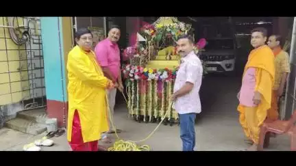 পাঁশকুড়া: পাঁশকুড়া পৌরসভার 10 নম্বর ওয়ার্ড জগন্নাথ দেবের মাসির বাড়ি থেকে  উল্টো রথের সূচনা  উপস্থিত তমলুকের বিধায়ক