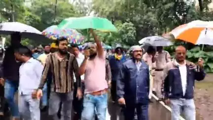 मंडला: इटावा में कथा वाचक के साथ हुई घटना को लेकर ओबीसी महासभा ने कलेक्ट्रेट में ज्ञापन सौंपा