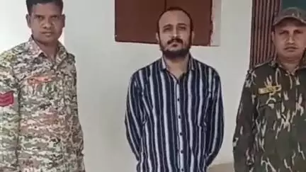 नारायणपुर: कांग्रेस नेता विक्रम बैस हत्याकांड का फरार आरोपी विप्लव हलधर गिरफ्तार, साजिश और हथियार की कड़ी जुड़ी