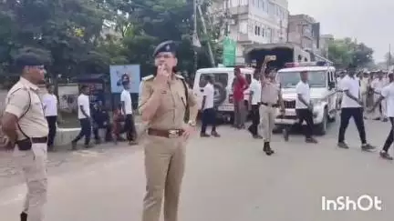 जमालपुर: मोहर्रम को लेकर पुलिस पदाधिकारियों ने सड़कों पर किया फ्लैग मार्च, पुलिस अधीक्षक कर रहे थे निगरानी