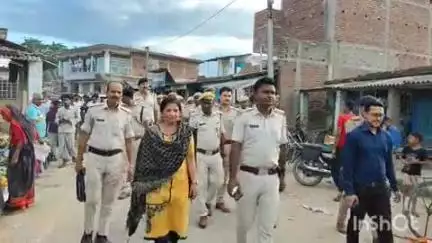 शिवहर: मुहर्रम को शांतिपूर्ण ढंग से सम्पन्न कराने के लिए शिवहर प्रखंड में निकला फ्लैग मार्च, BDO, CO और थाना अध्यक्ष रहे मौजूद