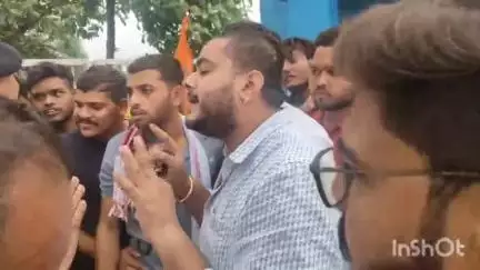 धमधा: विद्यार्थी परिषद के कार्यकर्ताओं ने आमजनों की समस्या को लेकर धमधा स्थित राईस एनसाइन स्कूल में किया प्रदर्शन #jansamasya