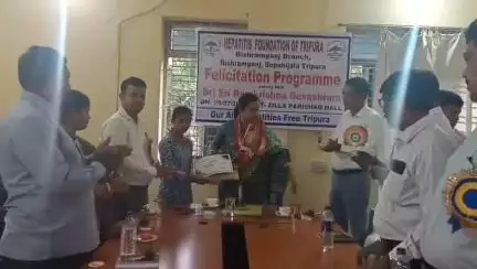 বিশালগড়: ৮ জন কৃতি ছাত্রছাত্রীকে সংবর্ধনা দিলো সভাধিপতি সহ জেলা পুলিশ সুপার, ঘটনা বিশ্রামগঞ্জ