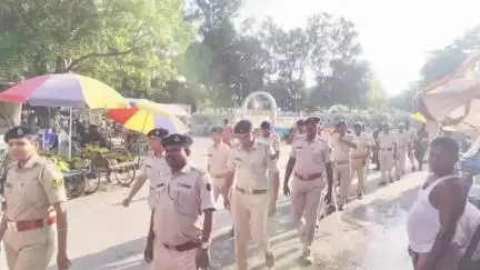 बसंतपुर: मुहर्रम में शांति व्यवस्था के लिए वीरपुर में पुलिस और प्रशासनिक अधिकारियों ने निकाला फ्लैग मार्च