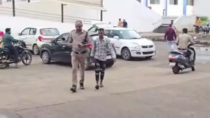 बैतूल नगर: शाहपुर पुलिस ने निशाना गांव से मोबाइल चोरी करने वाले आरोपी को गिरफ्तार कर जेल भेजा