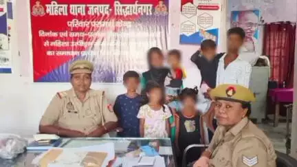 नौगढ़: महिलाथाना सिद्धार्थनगर पर टूटते परिवार को जोड़ने की पहल कार्यक्रम के तहत 2 परिवारों में समझौता कराकर बिखरने से बचाया गया