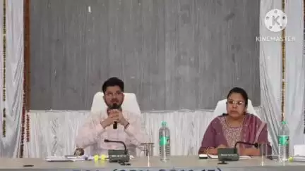 बलौदाबाज़ार: कलेक्टर ने पंचायत एवं ग्रामीण विकास विभाग की समीक्षा बैठक ली, विकास कार्यों में तेजी और पारदर्शिता के दिए निर्देश