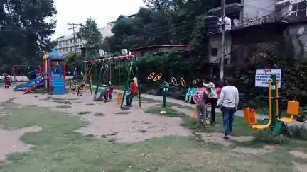 चम्बा: चौगान नंबर 4 में बने चिल्ड्रन पार्क में लगे झूलों को मिंजर मेले के दौरान नहीं हटाने को लेकर बच्चों ने उठाई आवाज