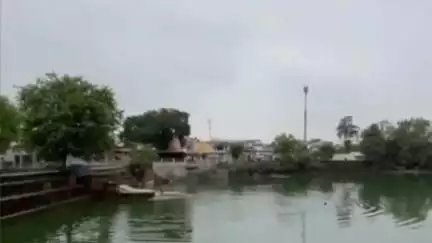 અમદાવાદ શહેર: શહેરના નિકોલ તળાવમાં 2 વ્યક્તિઓ ડૂબ્યા, એકનો બચાવ, એક લાપતા યુવકનો મૃતદેહ મળ્યો