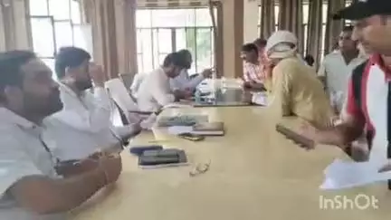खैर: खैर तहसील परिसर में संपूर्ण समाधान दिवस का आयोजन, एसडीएम व अन्य अधिकारियों ने फरियादियों की समस्याएं सुनीं