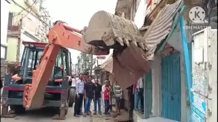 राजनांदगांव: राजनांदगांव नगर निगम ने सख्त कार्रवाई करते हुए सिनेमा लाइन सहित कई क्षेत्रों में अतिक्रमण हटाया