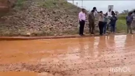अन्तागढ़: ग्रामीणों की कोशिश रंग लाई, अंतागढ़ के रेलवे अंडरब्रिज के पास जर्जर सड़क का दूरस्तीकरण कार्य किया गया प्रारंभ