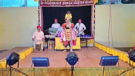 ಹಾವೇರಿ: ದಾನೇಶ್ವರಿನಗರ  ಬಂಟರ ಭವನದಲ್ಲಿ ಸಿಂಗಾರಸಿರಿ ಯಕ್ಷಗಾನ ಪ್ರದರ್ಶನ ಶ್ರೀ ಹಟ್ಟಿಯಂಗಡಿ ಶ್ರೀಸಿದ್ದಿವಿನಾಯಕ ಯಕ್ಷಗಾನ ಮಂಡಳಿಯಿಂದ ಪ್ರದರ್ಶನ