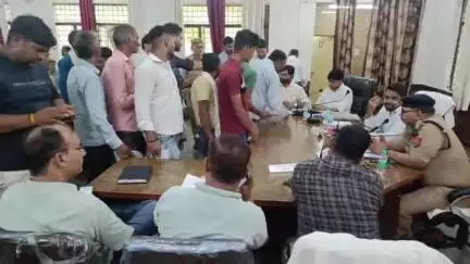 फतेहाबाद: फतेहाबाद तहसील मुख्यालय पर आयोजित संपूर्ण समाधान दिवस में एसडीएम ने सुनीं समस्याएं, 82 शिकायतें आईं, तीन का निस्तारण हुआ