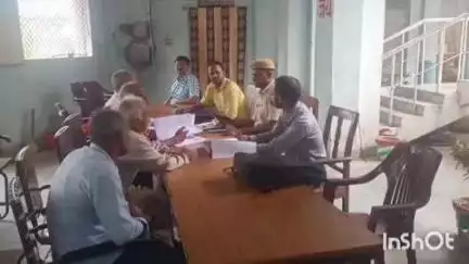कुर्था: मानिकपुर थाना परिसर में जनता दरबार का आयोजन, देवा बीघा गांव का आपसी विवाद सुलझाया गया