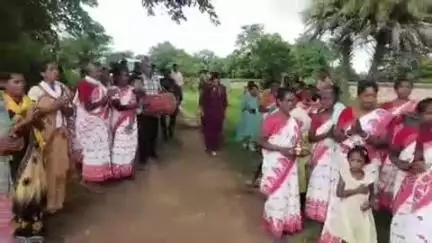 बसिया: डीसी ने कुम्हारी गांव में प्रधानमंत्री मत्स्य पालन योजना के कार्य का गहन निरीक्षण किया