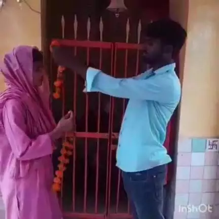 ऊंचाहार: ऊंचाहार कोतवाली गेट स्थित मंदिर में प्रेमी जोड़े ने रचाई शादी, प्रधान व परिजन बने गवाह