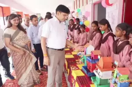 संभल: पवासा के पीएम श्री उच्च प्राथमिक विद्यालय अतरासी में तीसरी बार निपुण महोत्सव का भव्य आयोजन हुआ, जिलाधिकारी रहे उपस्थित