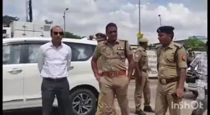 प्रतापगढ़: जिलाधिकारी और पुलिस अधीक्षक ने रंजीतपुर चिलबिला के कर्बला स्थल का किया निरीक्षण
