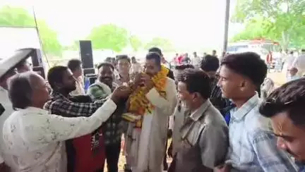 बड़वानी: कांग्रेस विधायक राजन मंडलोई के जन्मदिन पर कार्यकर्ताओं ने मनाया सामाजिक सरोकार, किया 25 यूनिट रक्तदान
