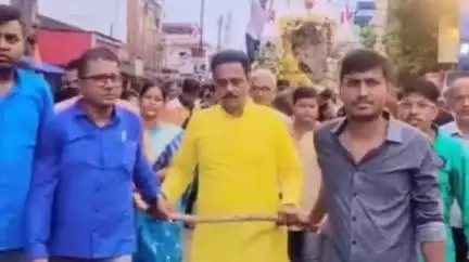 খড়গপুর ১: খড়্গপুরে উল্টো রথের অনুষ্ঠানে রথ টানলেন প্রাক্তন বিধায়ক প্রদীপ সরকার