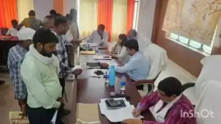 चौरीचौरा: चौरी चौरा में एसडीएम की अध्यक्षता में सम्पन्न हुआ सम्पूर्ण समाधान दिवस
