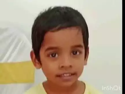 കുട്ടനാട്: പച്ച ചെക്കിടിക്കാട്ട് കളിക്കുന്നതിനിടെ തോട്ടിൽ വീണ് പിഞ്ചു പൈതലിന് ദാരുണാന്ത്യം