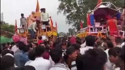 କଣ୍ଟାବାଞ୍ଜି: ଭାଲୁମୁଣ୍ଡା ରେ ବାହୁଡ଼ା ଯାତ୍ରା ଅନୁଷ୍ଠିତ - ରଥ ଟାଣିଲେ ମହିଳା