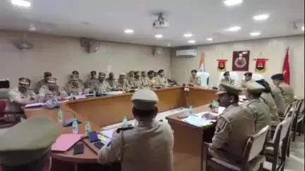 अमरोहा: मुरादाबाद के डीआईजी ने कांवड़ यात्रा के दौरान शिव भक्तों की परेशानी के लिए मानस मंदिर की दुकान बंद रखने के दिए निर्देश