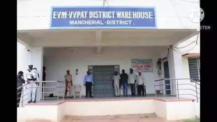 మంచిర్యాల: ఈవిఎంల భద్రత దిశగా పటిష్టమైన బందోబస్తు చర్యలు: కలెక్టర్ కుమార్ దీపక్