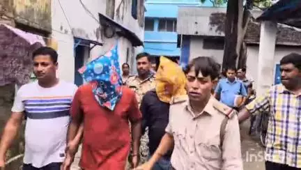 উলুবেড়িয়া ১: দুই স্ত্রীর সম্পত্তি দখল নিয়ে ঝামেলায় শ্যামপুর থানার পুলিশ ১৮ জনকে গ্রেফতার করে উলুবেরিয়া আদালতে পেশ করল