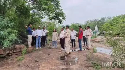 नगरी: धमतरी जिला पंचायत के सीईओ ने नगरी के पर्यटन स्थलों सहित अन्य कार्यों का किया निरीक्षण